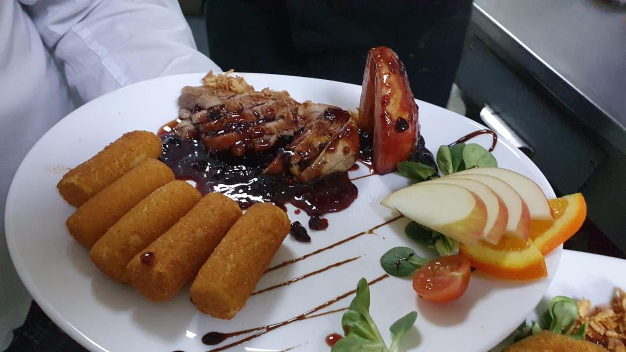 Pensiune Restaurant Ovidiu Valea lui Mihai Zewnętrze zdjęcie